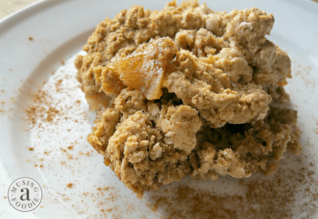 This oatmeal cookie cinnamon apple crumble is like a marriage between cobbler and oatmeal cookies. Yum!