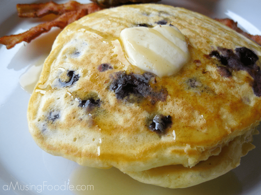 blueberry pancakes, how to make blueberry pancakes, easy blueberry pancakes