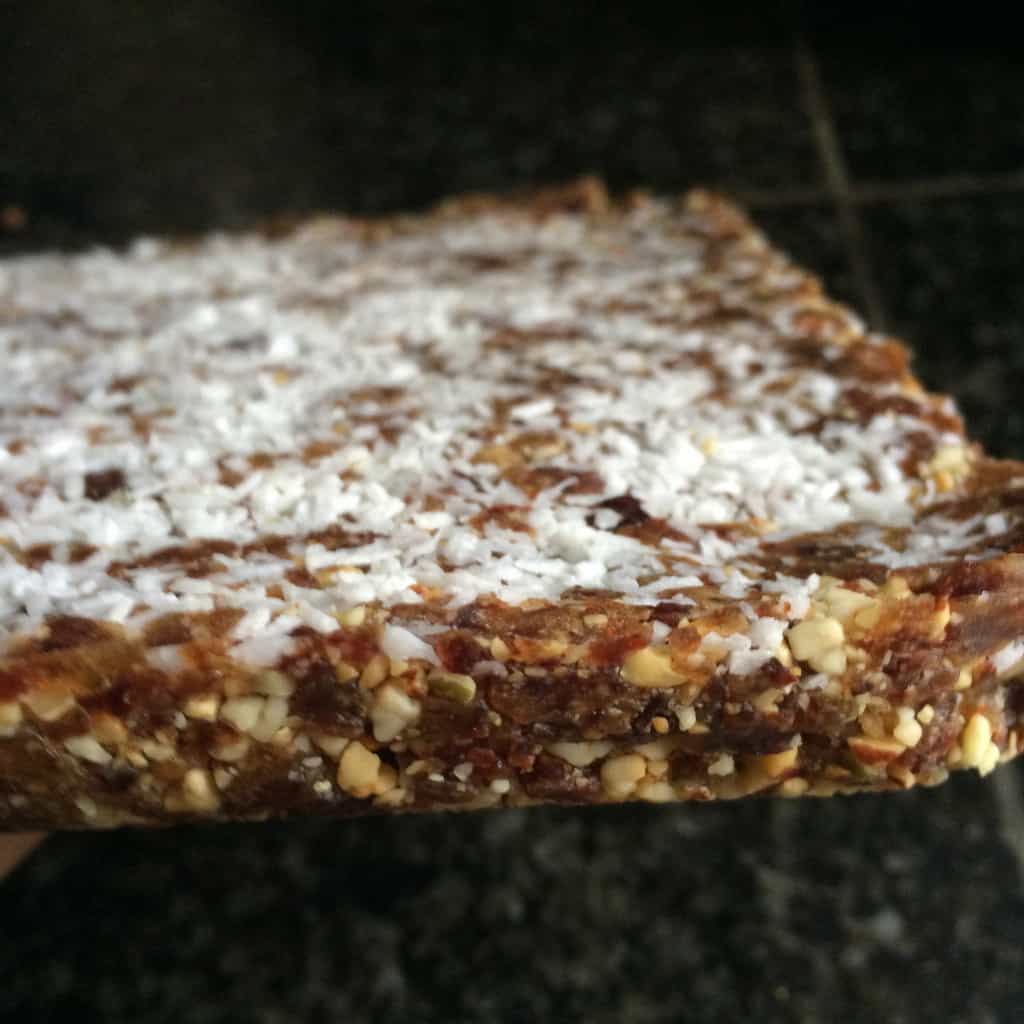 Homemade Snack Bars Recipe: it's Larabars meet Clif Bars!