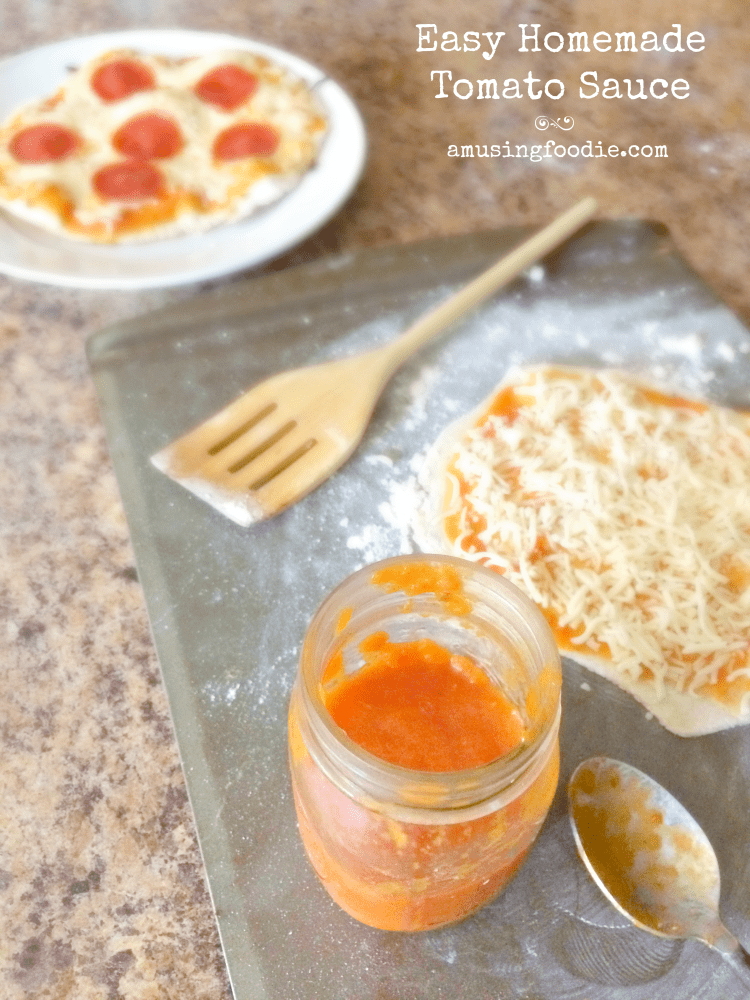 Easy Homemade Slow Cooker Tomato Sauce: use fresh tomatoes to make delicious and simple sauce at home!