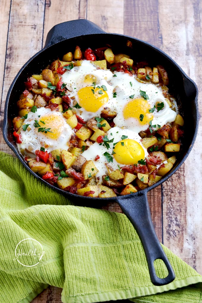 Even though most folks think about corned beef recipes in March thanks to St. Patrick's Day, corned beef makes for a yummy meal any time of the year! Try this Irish corned beef hash from apinchofhealthy.com!